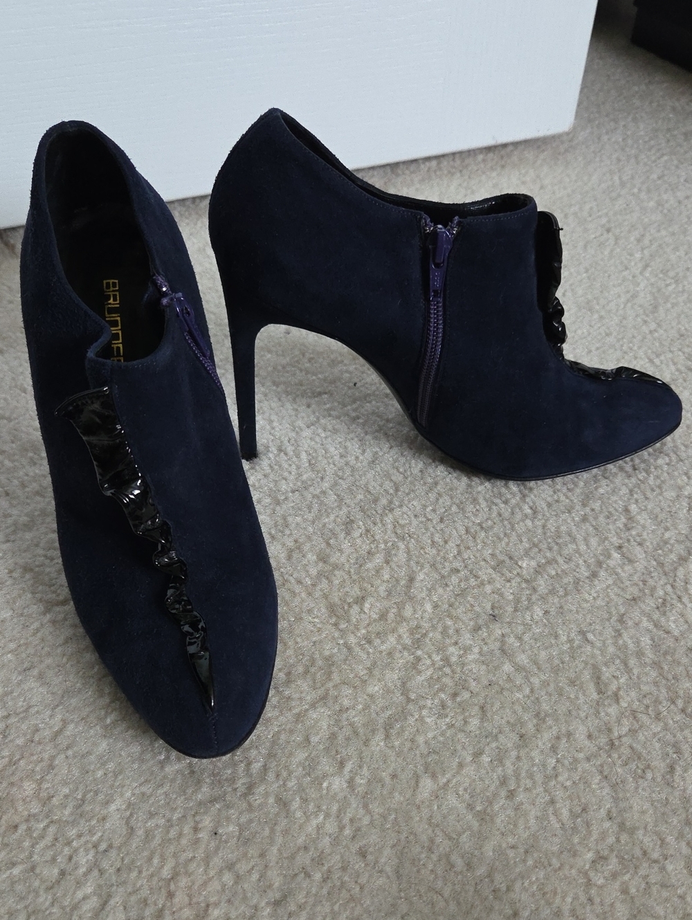 Vintage Y2K Bruno Frisoni Navy Suede Heel Ankle Booties w Patent Leather Ruffle